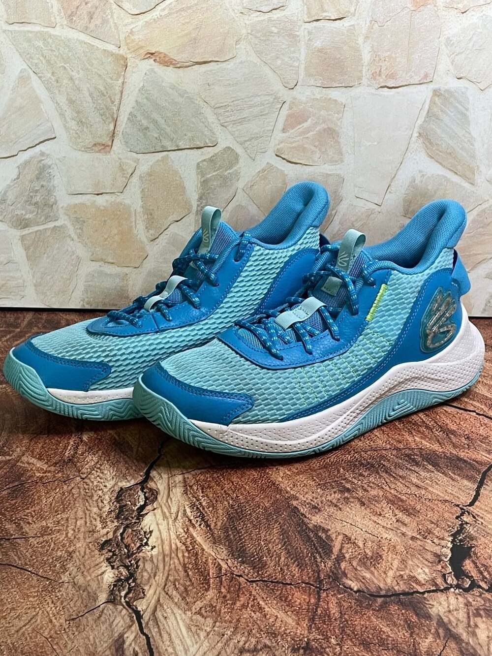 Under Armour Curry 3Z7 Capri Sky Blue Basketball Shoes size M 9.5/W 11 USA
